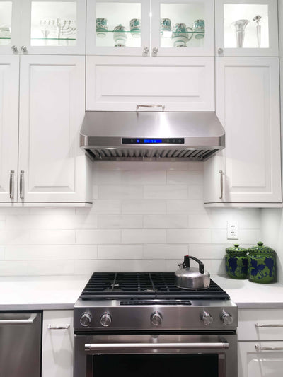 Customer kitchen with the Proline PLJW 113 - Under Cabinet Vent Hood, 900 CFM | Convertible to Ductless, Stainless Steel with Modern Control Panel