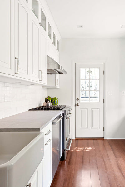 Customer kitchen with the Proline PLJW 113 - Under Cabinet Vent Hood, 900 CFM | Convertible to Ductless, Stainless Steel with Modern Control Panel
