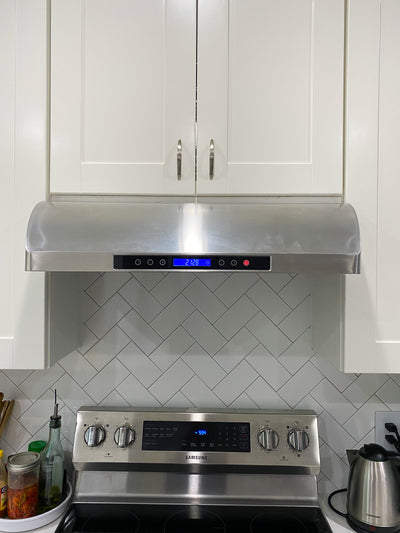Customer kitchen with the Proline PLJW 117 - Under-Cabinet Range Hood, 900 CFM Stainless Steel Finish