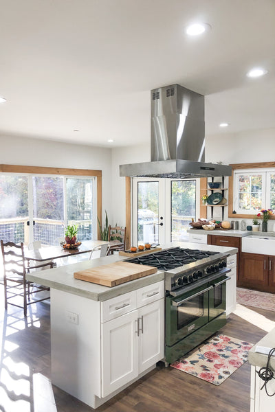 Customer kitchen with the Proline PLFI 755 - Island Range Hood, 1100 CFM | Stainless Steel, Outdoor Rated Finish Option