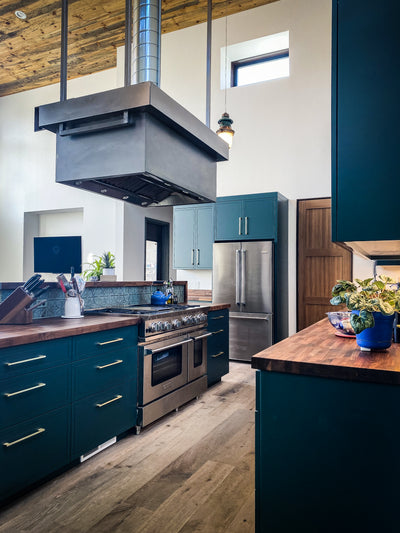 Customer kitchen with the Insert Range Hood, Variable CFM, Stainless Steel Finish| Proline ProVL