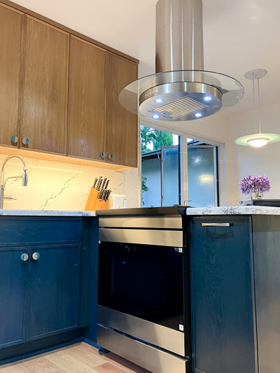 Customer kitchen with the Island Range Hood with powerful 550 True-CFM in 36-inch, Stainless Steel | Elite Dream Home Brand New Series| PLSI 575G