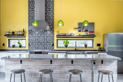 Customer kitchen with the Wall Mounted Range Hood, Ducted, Variable CFM, Stainless Steel Finish, Outdoor Rated Finish option | Proline ProVWC