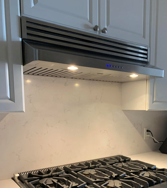 60-Inch Under-Cabinet Range Hoods Proline Range Hoods 430 Stainless Steel in Customer Kitchen  (PLJW 120.30 | PLJW 120.36 | PLJW 120.42 | PLJW 120.48 | PLJW 120.60T2)