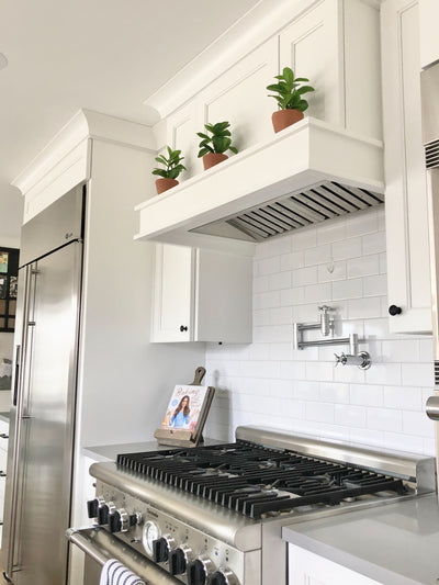 Customer kitchen with the Insert Range Hood, Ducted, 600 or 1200 CFM, Stainless Steel Finish| Proline PLJL INS
