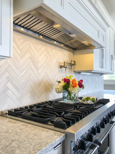Customer kitchen with the Insert Range Hood for Custom Range Hoods, 1000 CFM, Stainless Steel Finish| Proline PLFL 832