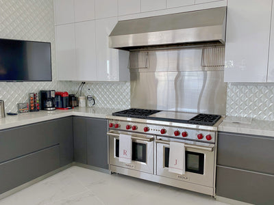 Customer kitchen with the Proline ProVW - Ducted Under-Cabinet Range Hood, Variable CFM | Stainless Steel,  Outdoor Rated Finish Option