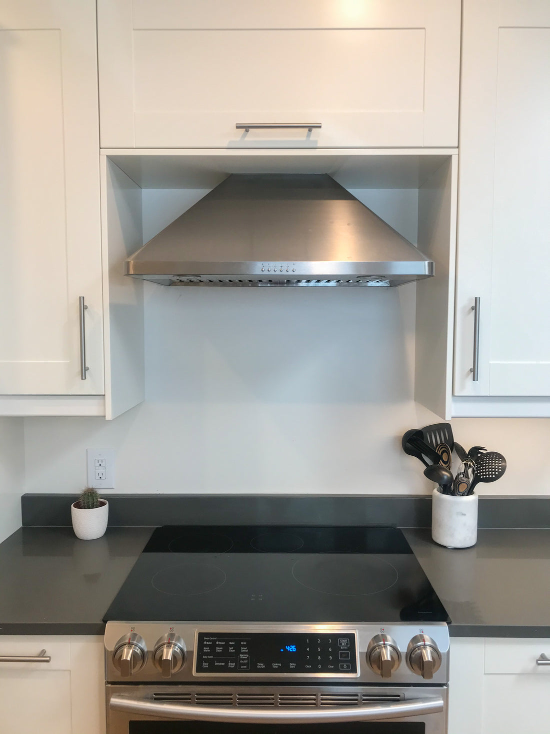 30-Inch Range Hoods Proline Range Hoods 430 Stainless Steel and 304 Stainless Steel in Customer Kitchen  (PLJW 129.24 | PLJW 129.24 304SS | PLJW 129.30 | PLJW 129.30 304SS | PLJW 129.36 | PLJW 129.36 304SS | PLJW 129.42 | PLJW 129.42 304SS | PLJW 129.48 | PLJW 129.48 304SS)