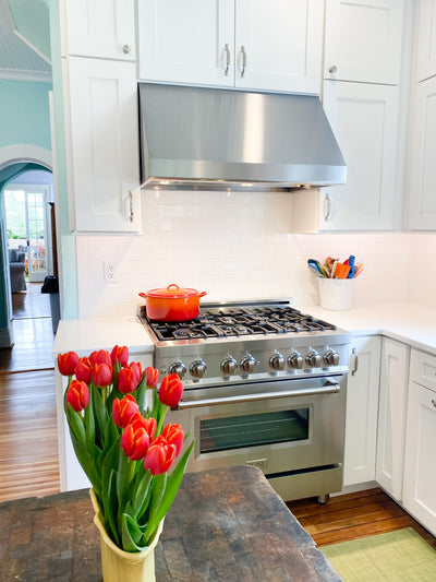 Customer kitchen with the Proline PLJW 108  - Under Cabinet Range Hood, 1000/2000 CFM | Convertible to Ductless, Premium Stainless Steel