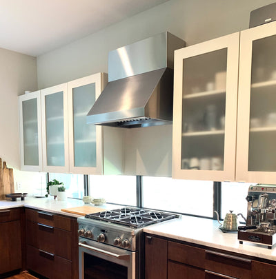 Customer kitchen with the Proline PLJW 108  - Under Cabinet Range Hood, 1000/2000 CFM | Convertible to Ductless, Premium Stainless Steel