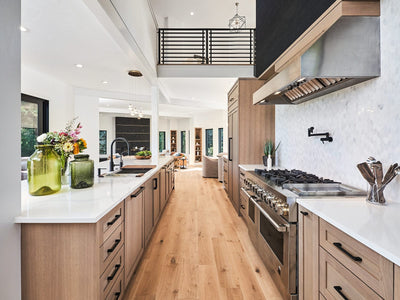 Customer kitchen with the Proline ProVW - Ducted Under-Cabinet Range Hood, Variable CFM | Stainless Steel,  Outdoor Rated Finish Option