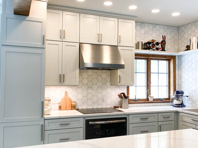 Customer kitchen with the Proline PLJW 108  - Under Cabinet Range Hood, 1000/2000 CFM | Convertible to Ductless, Premium Stainless Steel