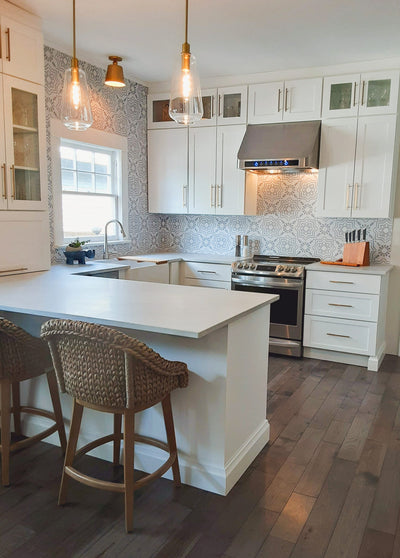Customer kitchen with the Proline PLJW 101 - Ducted Under-Cabinet Range Hood, 1000/2000 CFM | Stainless Steel Finish