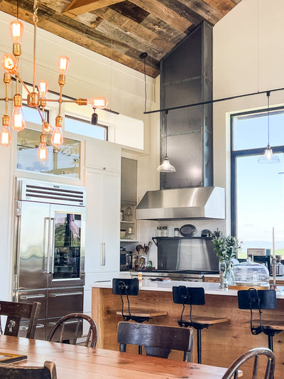 Customer kitchen with the Proline ProVW - Ducted Under-Cabinet Range Hood, Variable CFM | Stainless Steel,  Outdoor Rated Finish Option