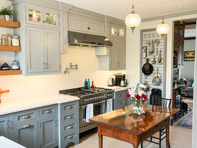Customer kitchen with the Proline PLFW 115 - Under-Cabinet Range Hood, 900 CFM | Stainless Steel Finish
