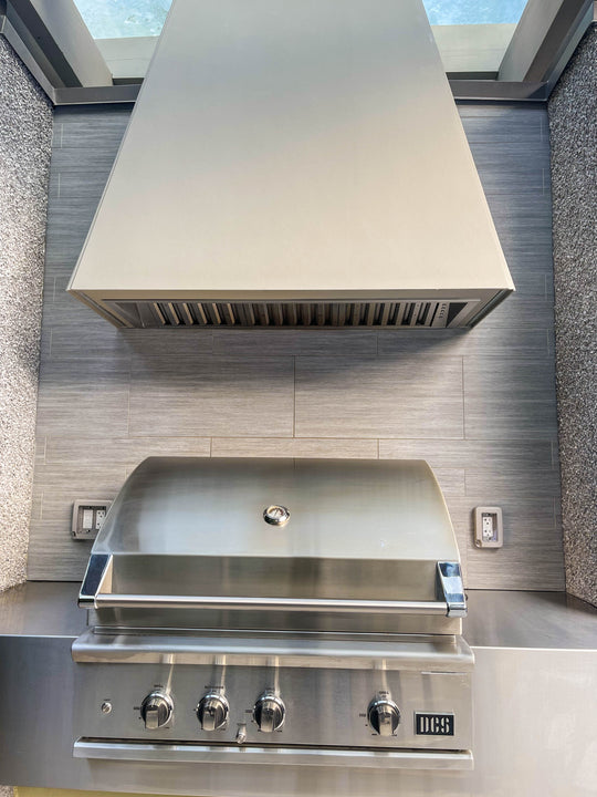 60-Inch Range Hoods Proline Range Hoods 304 Stainless Steel in Customer Kitchen  (BBQ ULTRA.UC.42 BBQ | ULTRA.UC.48 BBQ | ULTRA.UC.60 | BBQ ULTRA.UC.72)