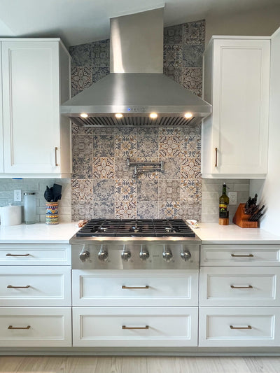 Customer kitchen with the Proline PLGW 129 SC - Ducted Wall-Mounted Range Hood, 900/1200 CFM | Stainless Steel Finish