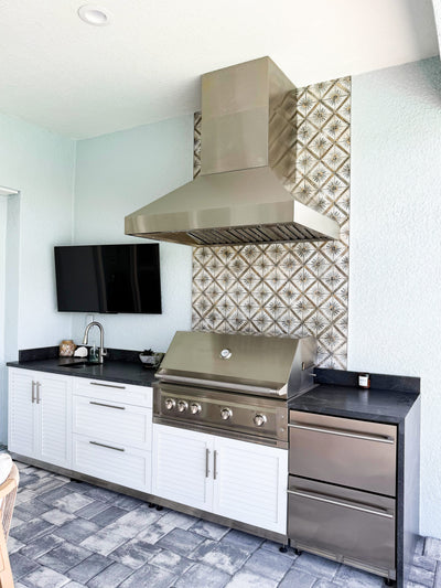 Customer kitchen with the Wall Mounted Range hood, Ducted, 2000 CFM, Thick 304 Stainless Steel | PLGW WC BBQ Ultra