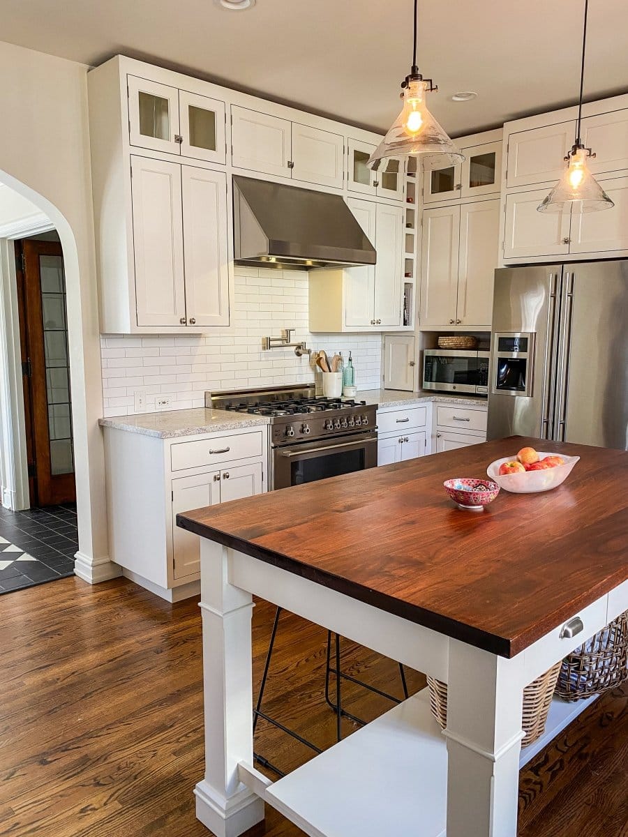 Under-cabinet 108 range hood installed in a Modern kitchen