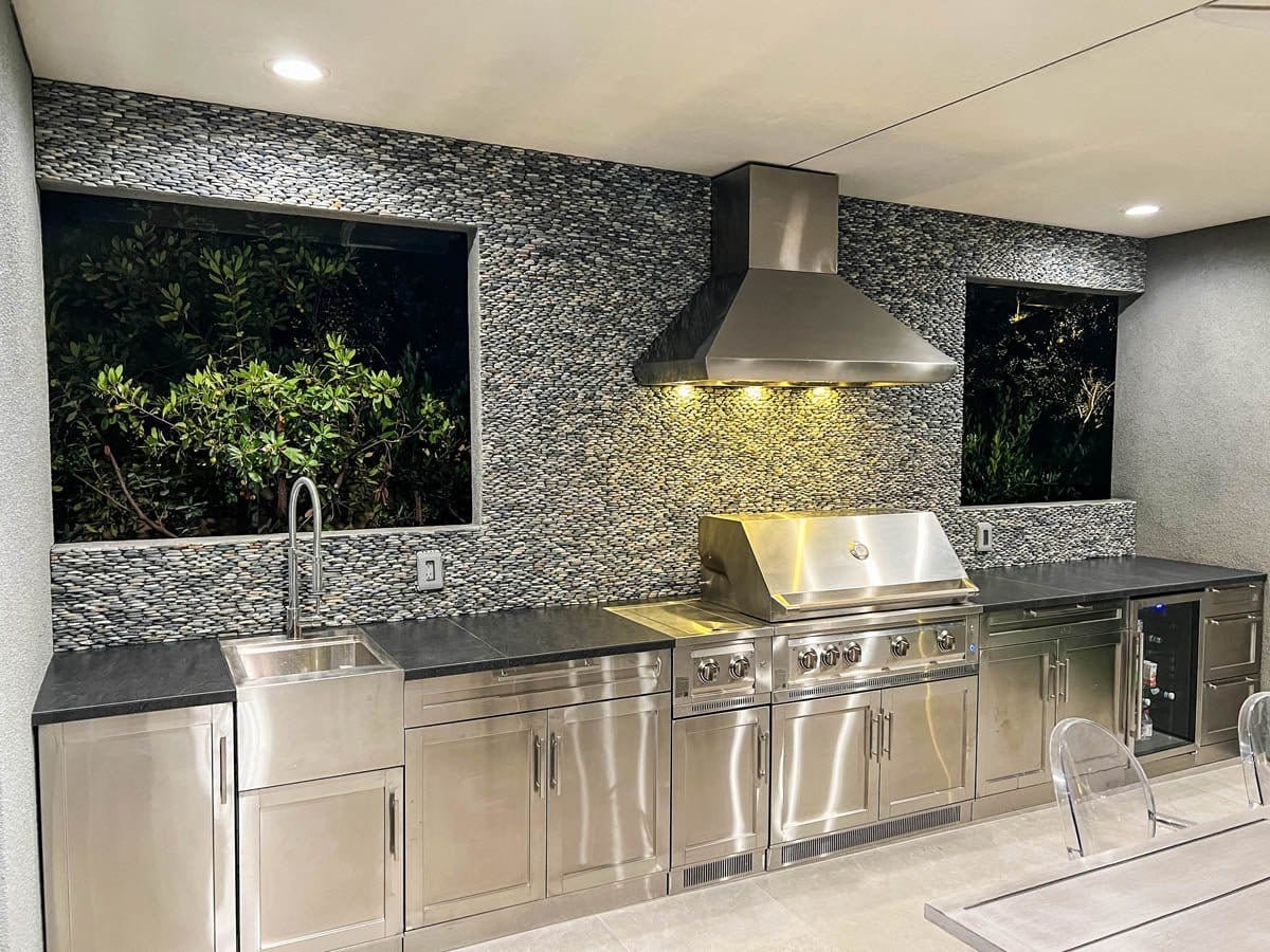 Wall-Mounted Range Hood, Ducted, 1200 CFM, Stainless Steel Finish